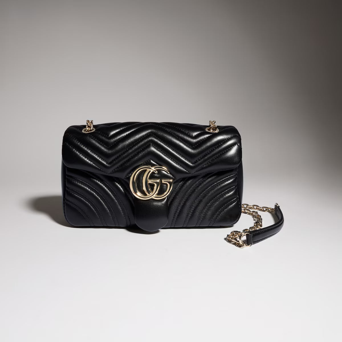 GUCCI GG Marmont medium shoulder bag