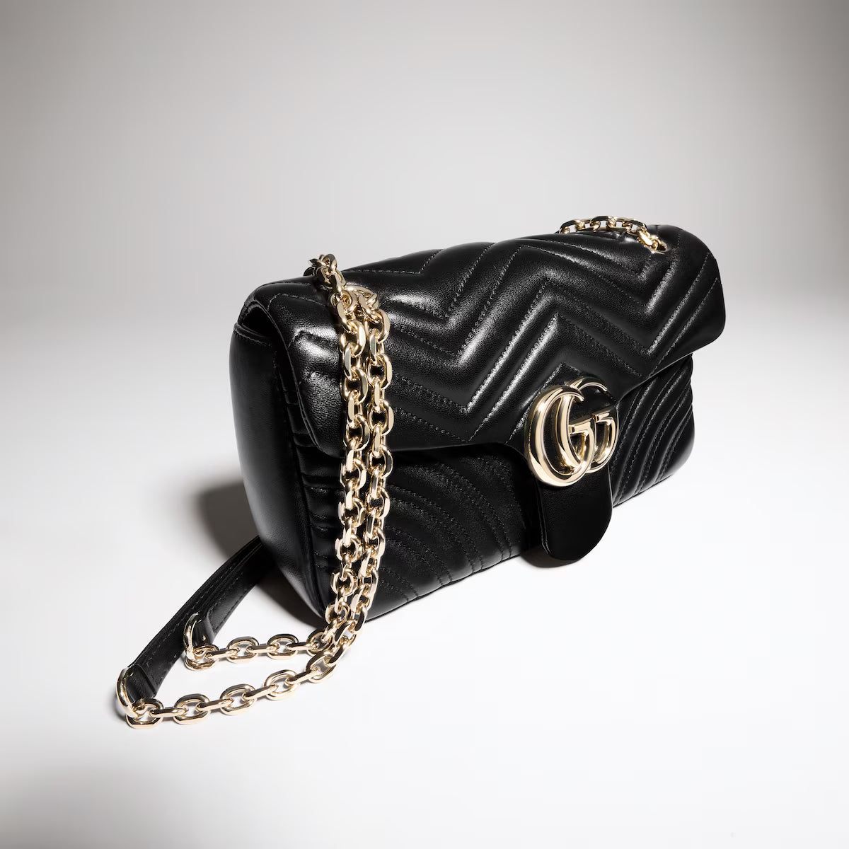 GUCCI GG Marmont medium shoulder bag