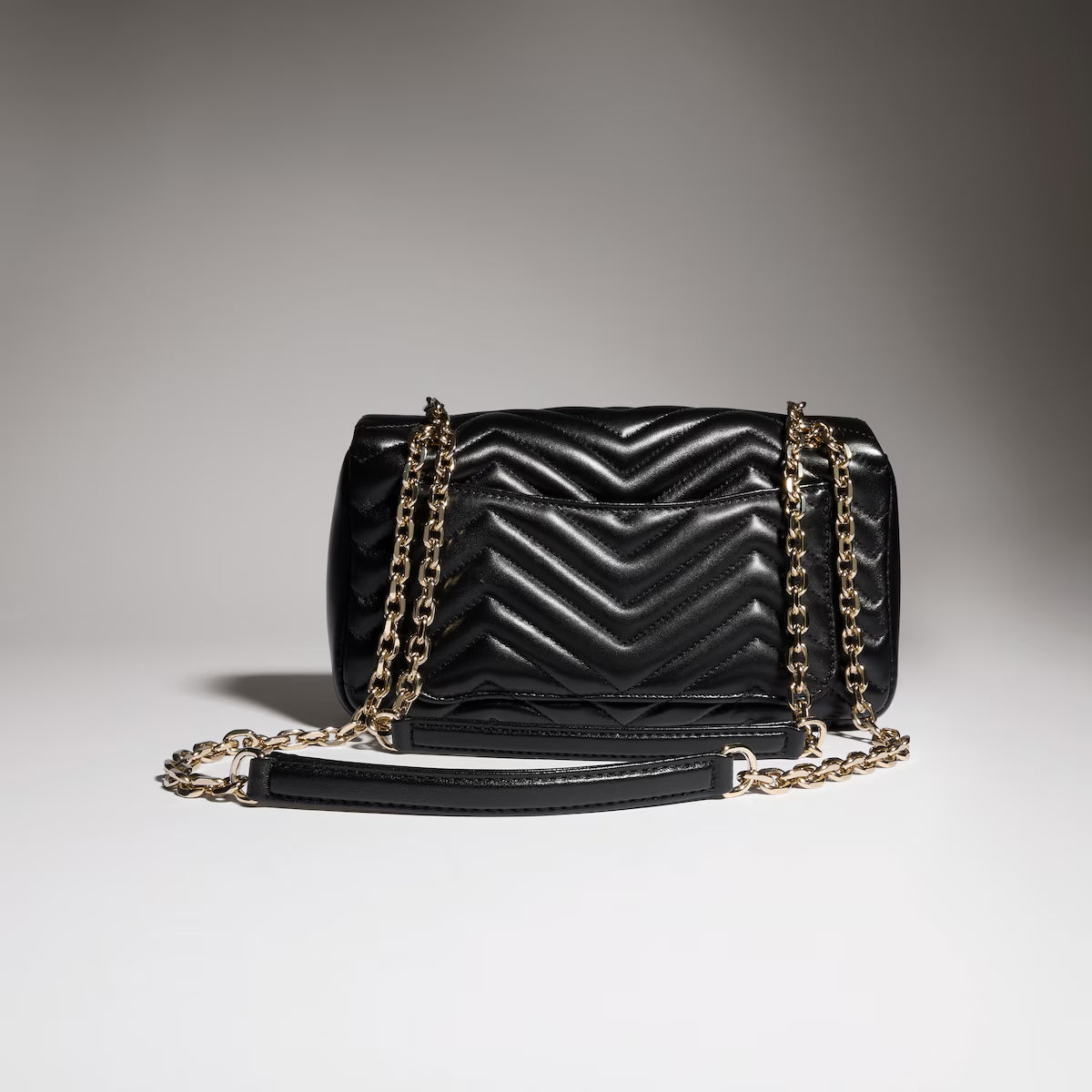 GUCCI GG Marmont medium shoulder bag