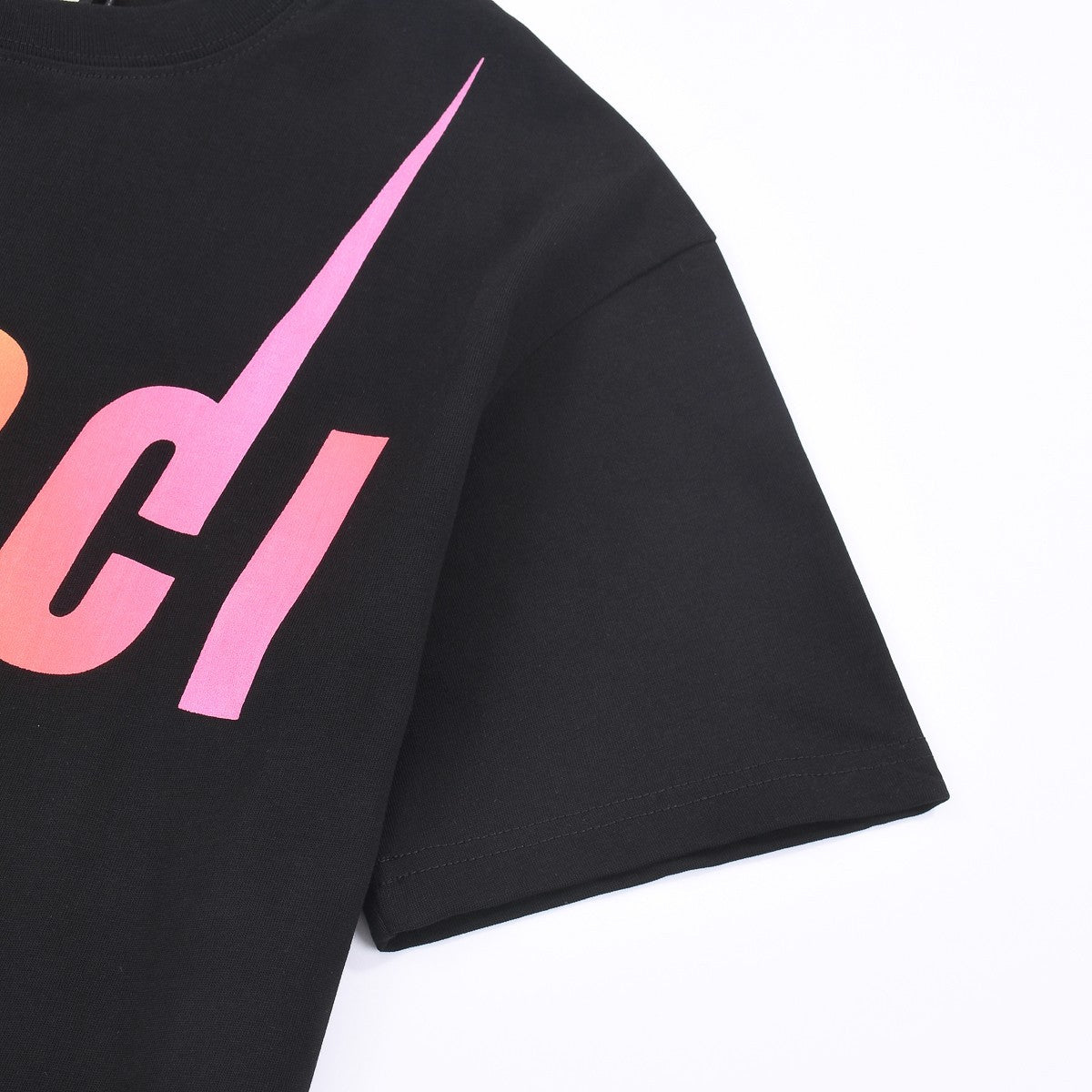 Gucci Signature 5F58 T-Shirt in Black & White