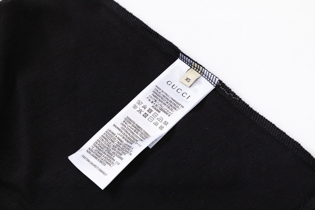 Gucci Logo Print T-Shirt in Black